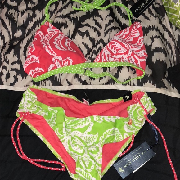 Bikini - Picture 1 of 2